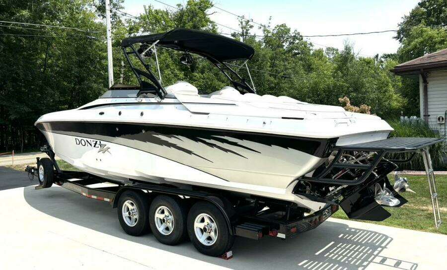 33ft Donzi Yacht For Sale