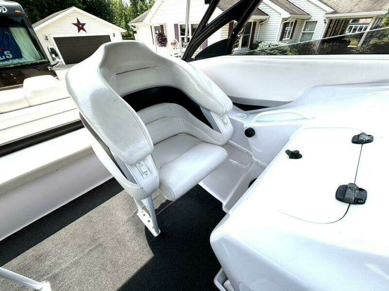 33ft Donzi Yacht For Sale