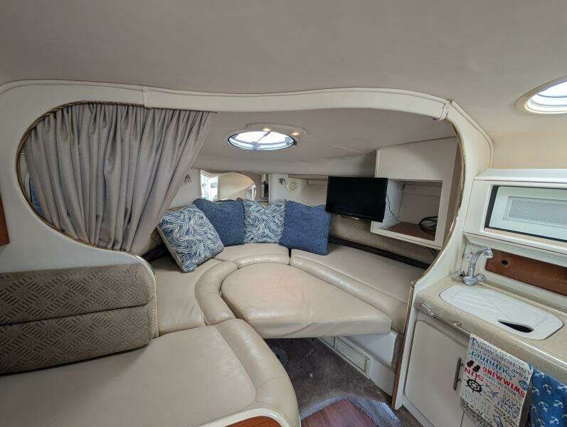 Concrete Blonde 31ft Monterey Yacht For Sale