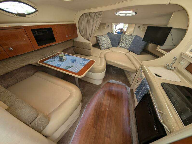 Concrete Blonde 31ft Monterey Yacht For Sale