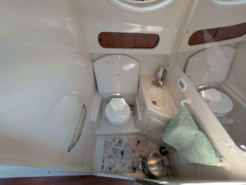 Concrete Blonde 31ft Monterey Yacht For Sale
