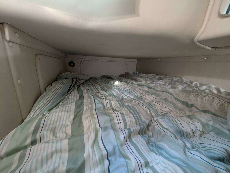 Concrete Blonde 31ft Monterey Yacht For Sale