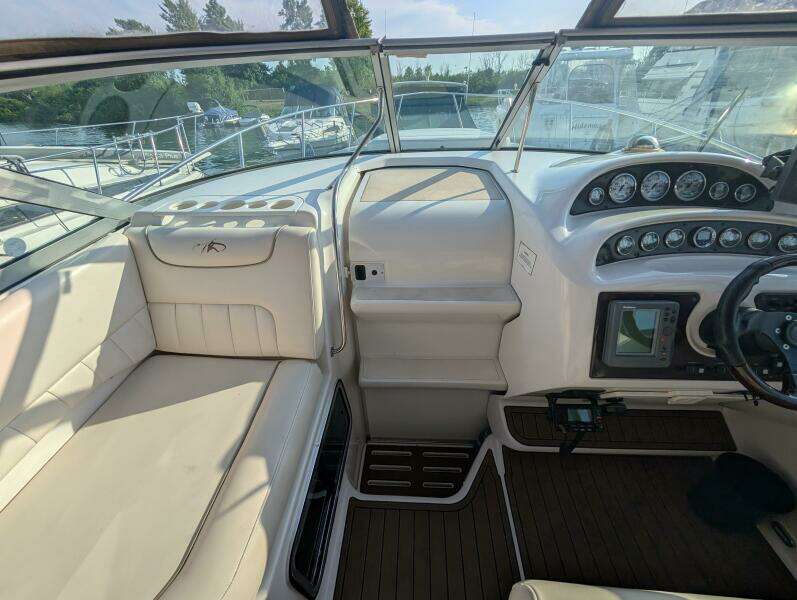 Concrete Blonde 31ft Monterey Yacht For Sale