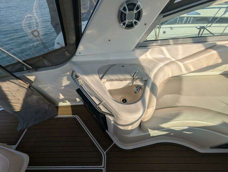 Concrete Blonde 31ft Monterey Yacht For Sale