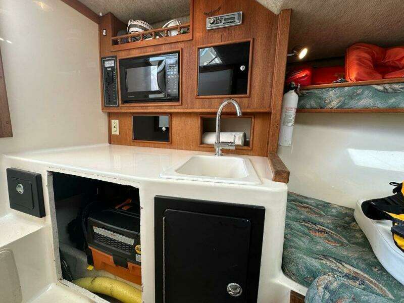 Magic 28ft Carolina Classic Yacht For Sale