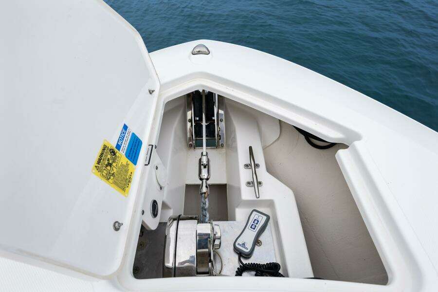 LITTLE PERSPECTIVE 28ft Pursuit Yacht For Sale