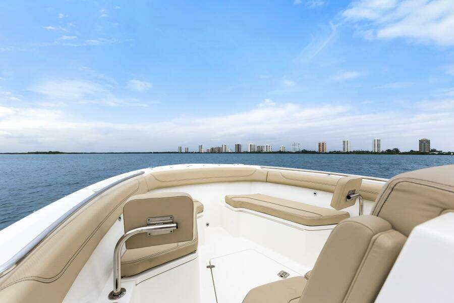 LITTLE PERSPECTIVE 28ft Pursuit Yacht For Sale