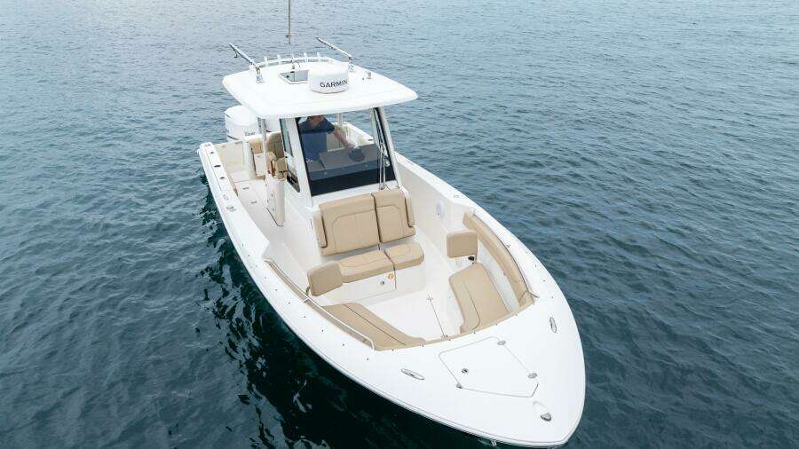 LITTLE PERSPECTIVE 28ft Pursuit Yacht For Sale