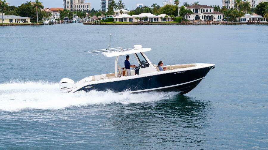 LITTLE PERSPECTIVE 28ft Pursuit Yacht For Sale