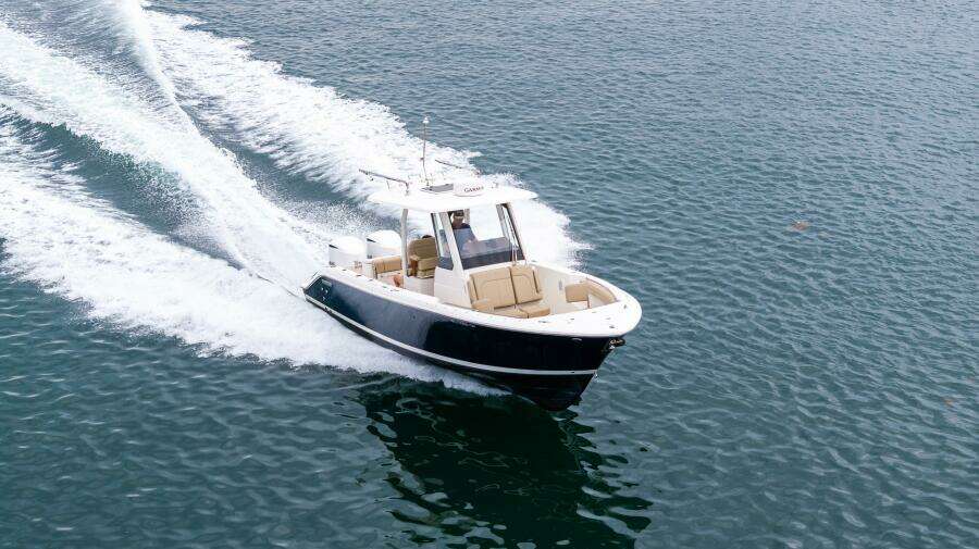 LITTLE PERSPECTIVE 28ft Pursuit Yacht For Sale
