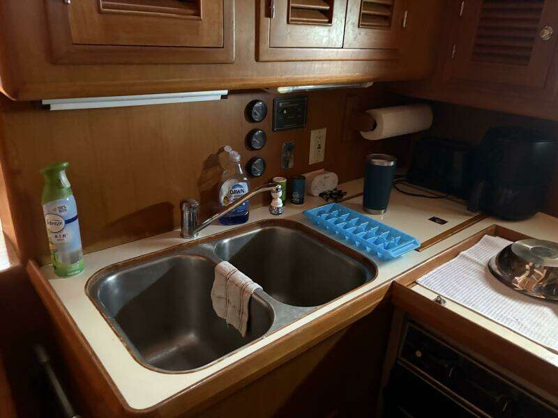 36ft Heritage East Yacht For Sale