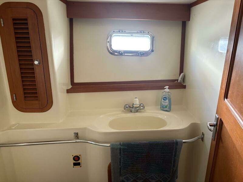 36ft Heritage East Yacht For Sale