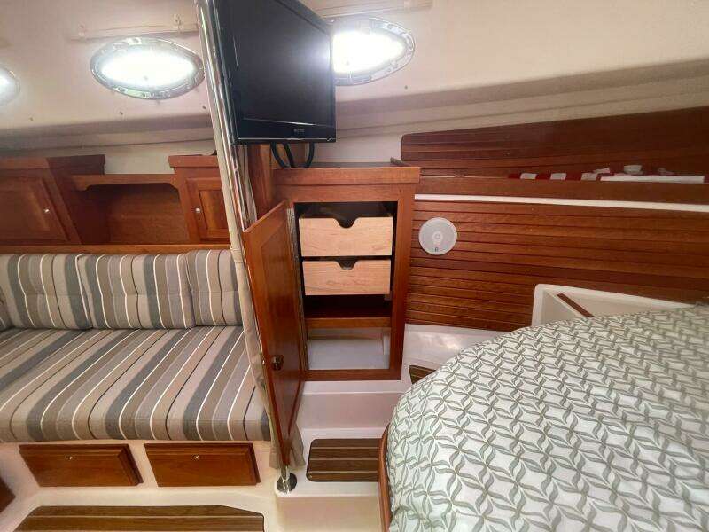Merroir 34ft Back Cove Yacht For Sale