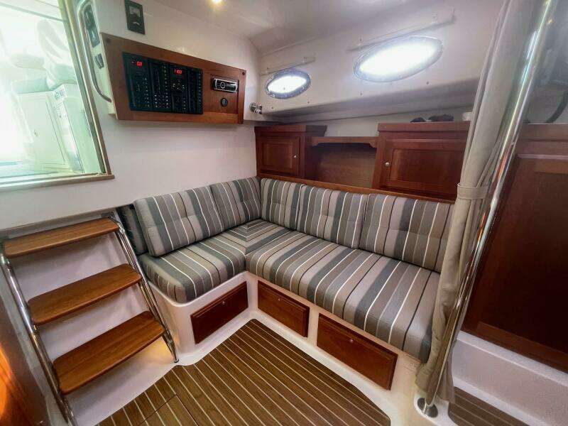 Merroir 34ft Back Cove Yacht For Sale