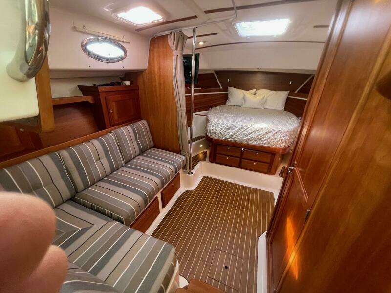 Merroir 34ft Back Cove Yacht For Sale