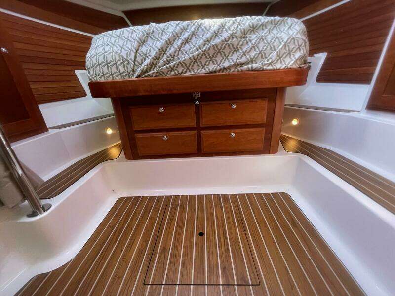 Merroir 34ft Back Cove Yacht For Sale