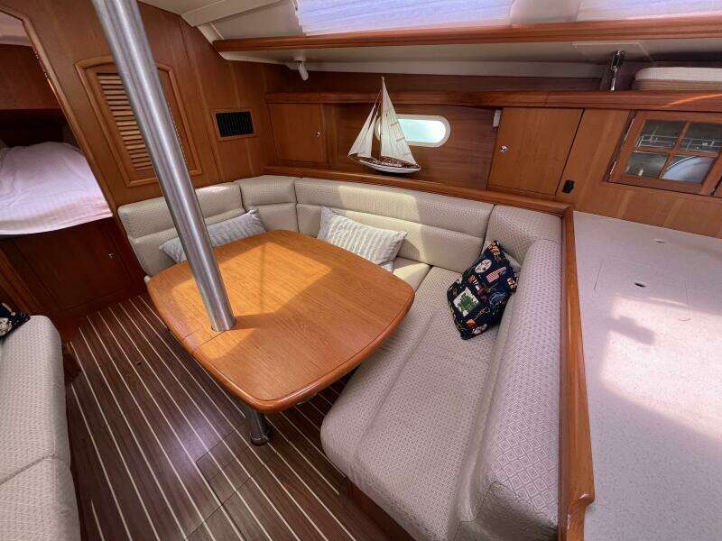 Intention 36ft Hunter Yacht For Sale