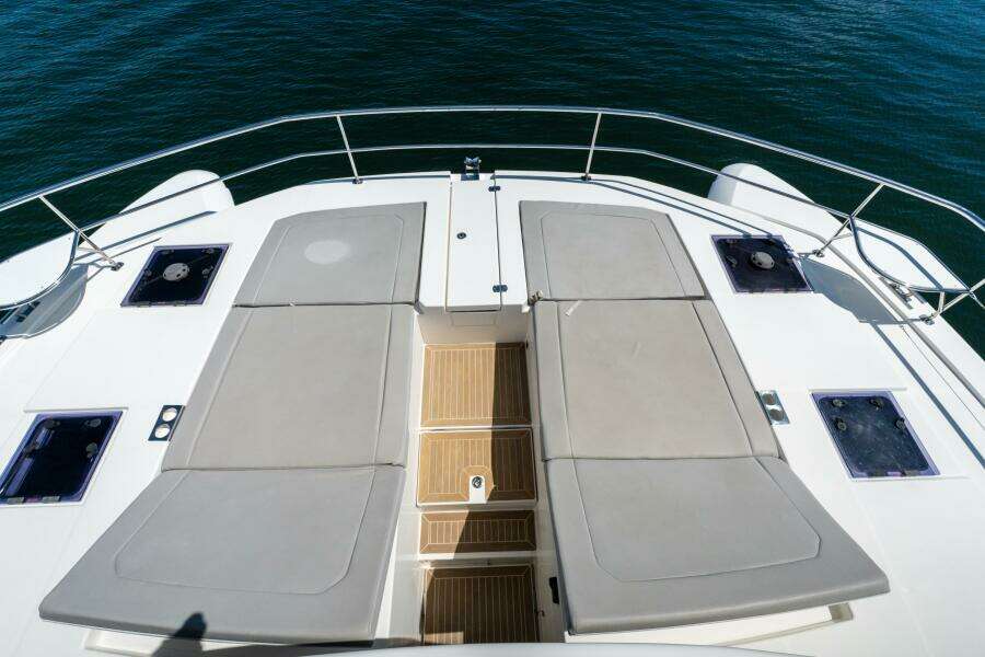 Breathe 53ft Robertson  amp  Caine Yacht For Sale