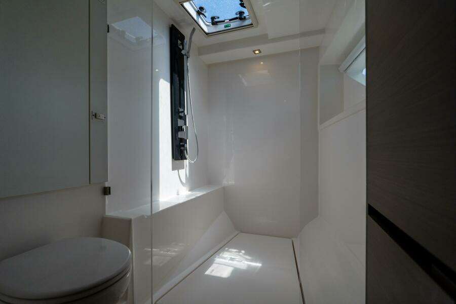 Breathe 53ft Robertson  amp  Caine Yacht For Sale