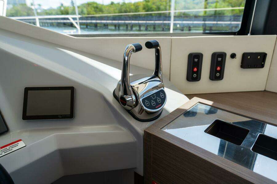 Breathe 53ft Robertson  amp  Caine Yacht For Sale