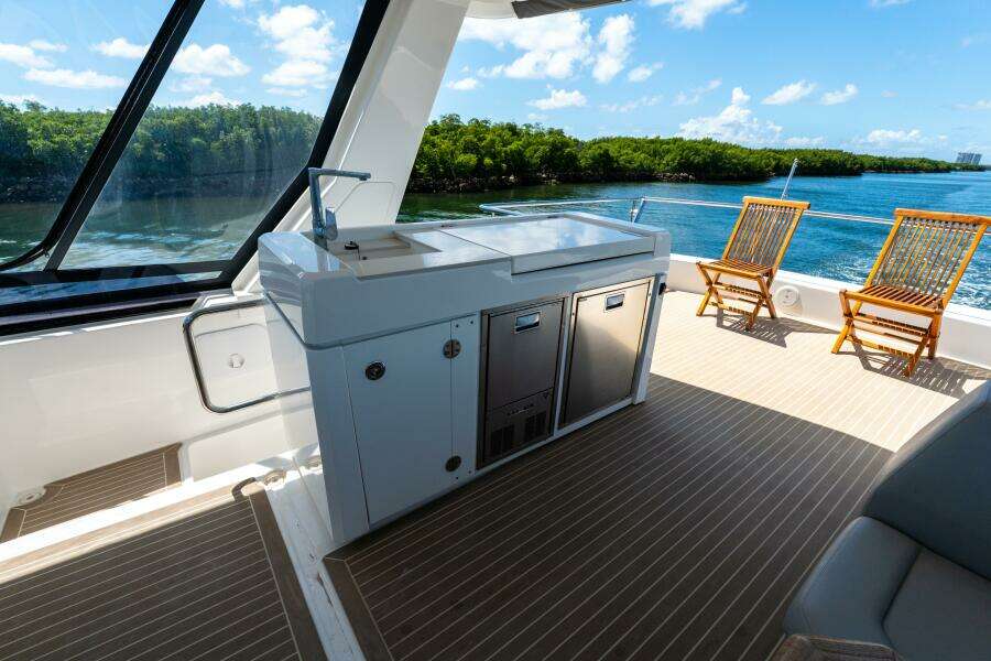 Breathe 53ft Robertson  amp  Caine Yacht For Sale