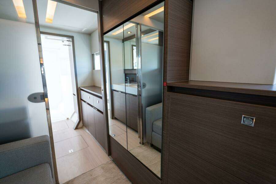 Breathe 53ft Robertson  amp  Caine Yacht For Sale