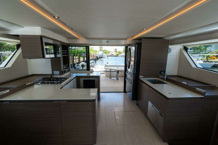 Breathe 53ft Robertson  amp  Caine Yacht For Sale