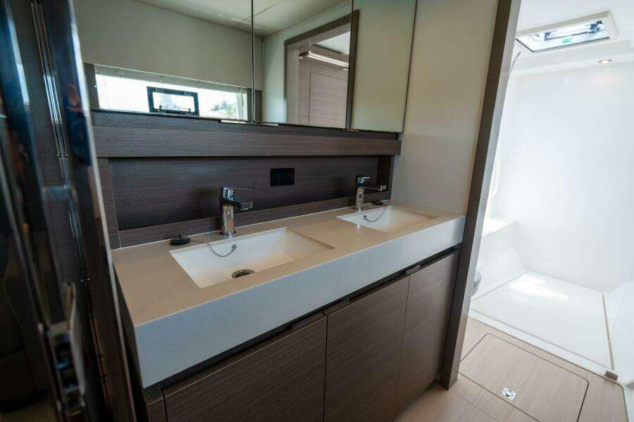 Breathe 53ft Robertson  amp  Caine Yacht For Sale
