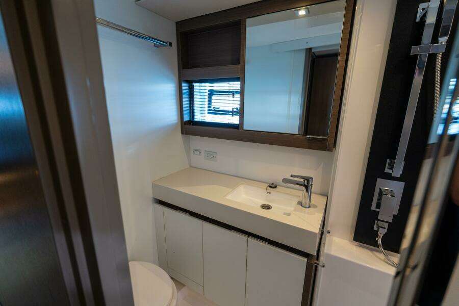 Breathe 53ft Robertson  amp  Caine Yacht For Sale