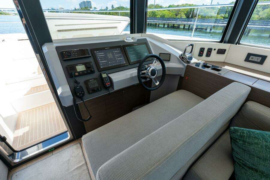 Breathe 53ft Robertson  amp  Caine Yacht For Sale