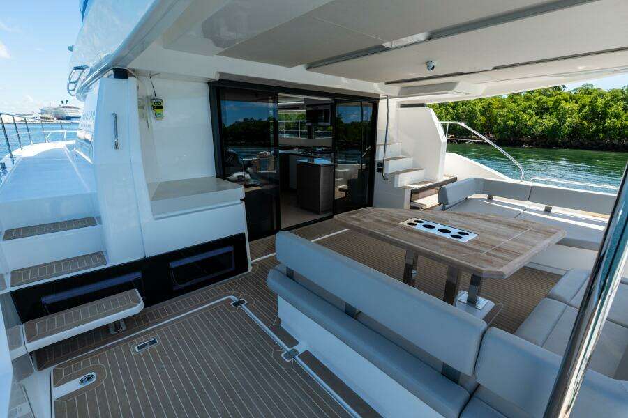 Breathe 53ft Robertson  amp  Caine Yacht For Sale