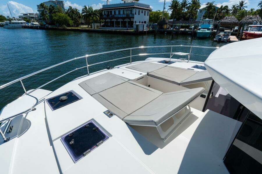 Breathe 53ft Robertson  amp  Caine Yacht For Sale