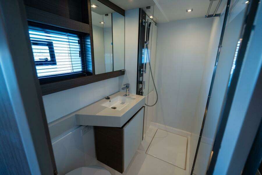 Breathe 53ft Robertson  amp  Caine Yacht For Sale