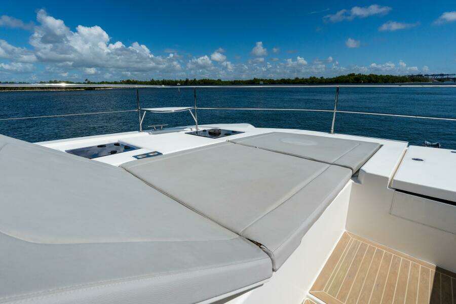Breathe 53ft Robertson  amp  Caine Yacht For Sale