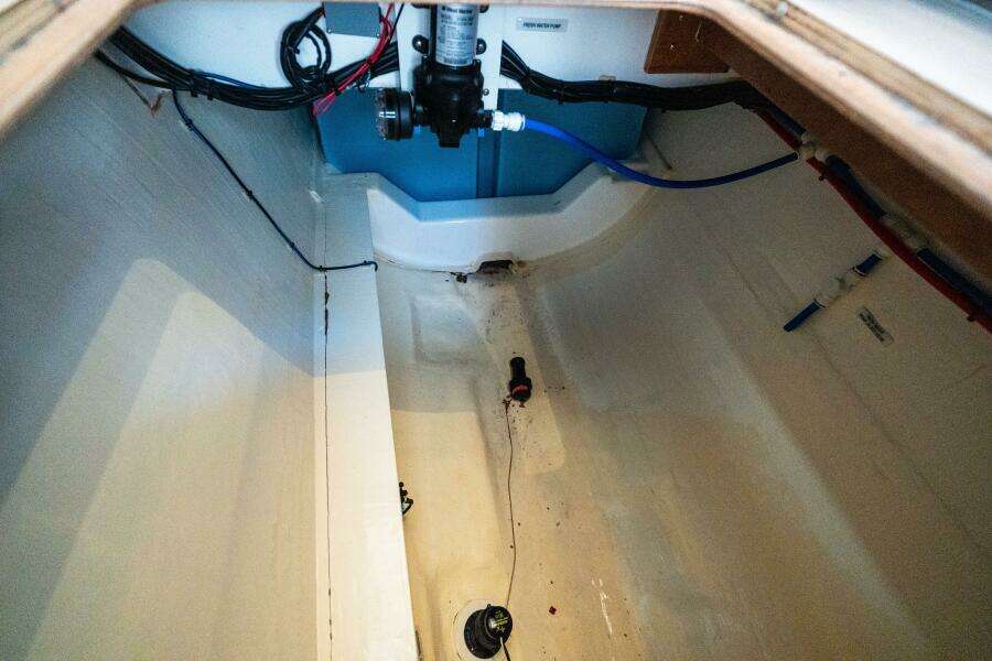 Breathe 53ft Robertson  amp  Caine Yacht For Sale