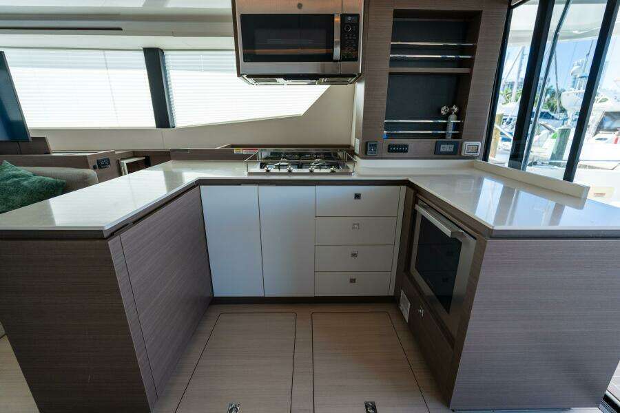 Breathe 53ft Robertson  amp  Caine Yacht For Sale