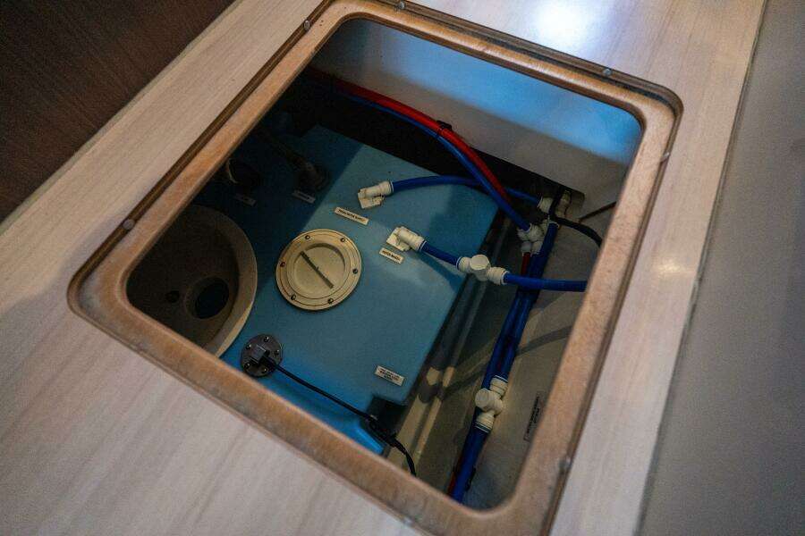 Breathe 53ft Robertson  amp  Caine Yacht For Sale