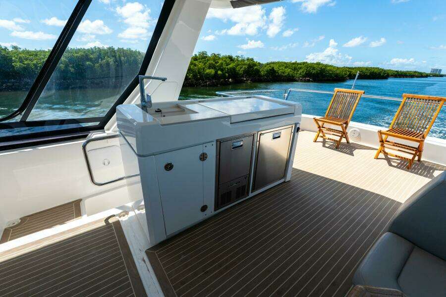 Breathe 53ft Robertson  amp  Caine Yacht For Sale