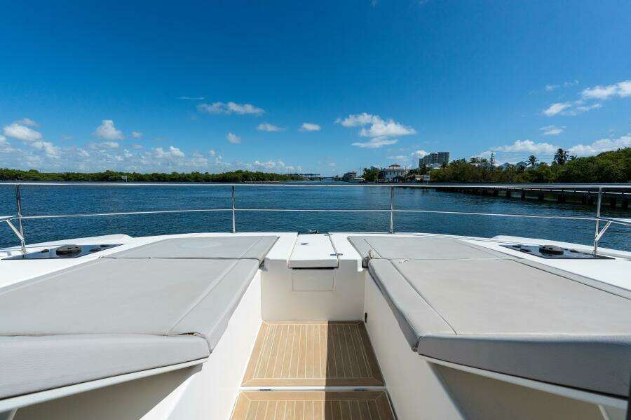 Breathe 53ft Robertson  amp  Caine Yacht For Sale