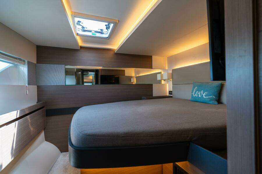 Breathe 53ft Robertson  amp  Caine Yacht For Sale