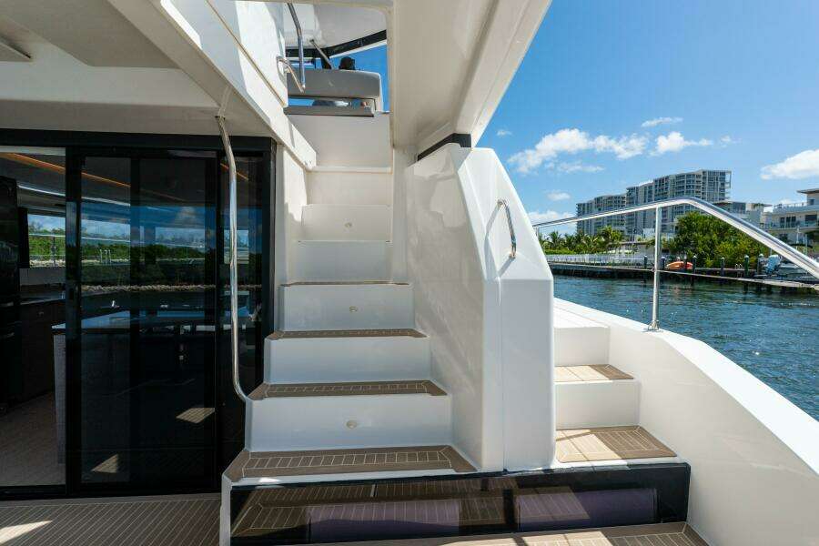 Breathe 53ft Robertson  amp  Caine Yacht For Sale