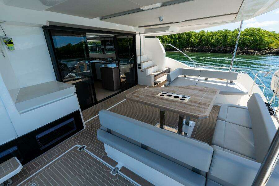 Breathe 53ft Robertson  amp  Caine Yacht For Sale