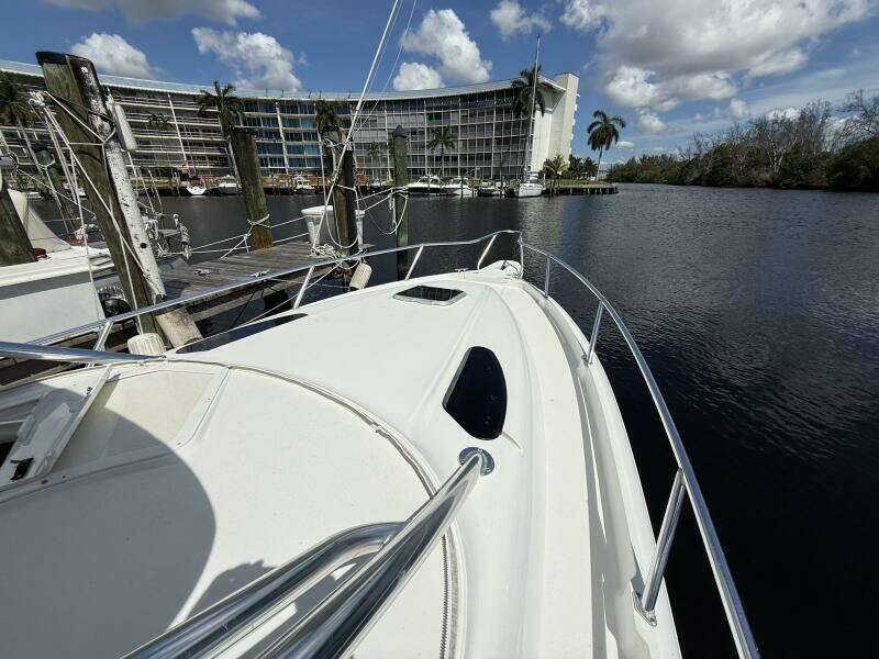 34ft Intrepid Yacht For Sale