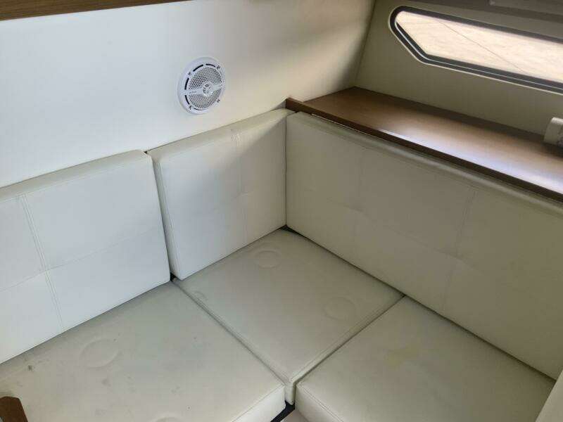 32ft Cruisers Sport Series Yacht For Sale 32ft Cruisers Sport Series Yacht For Sale