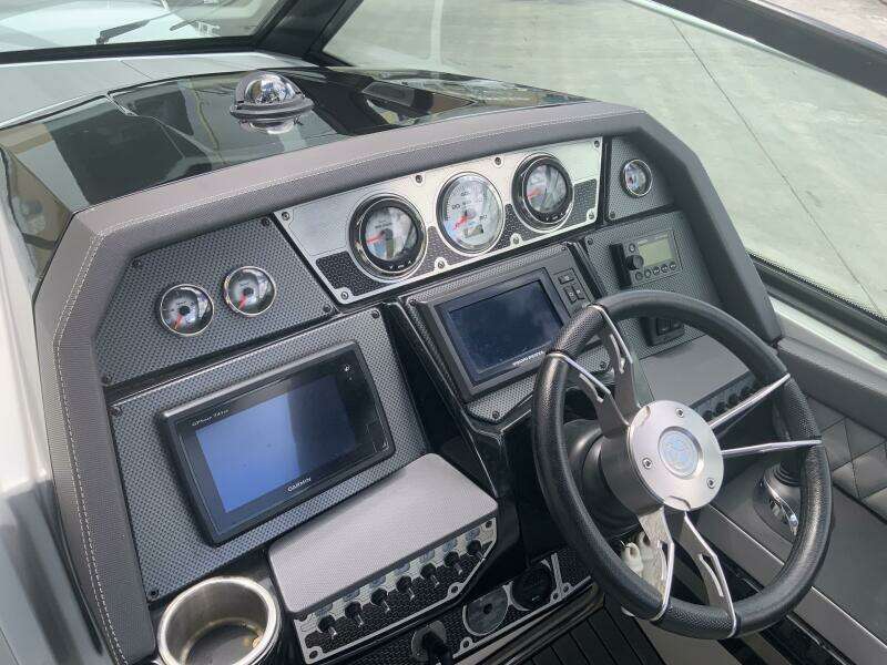 32ft Cruisers Sport Series Yacht For Sale 32ft Cruisers Sport Series Yacht For Sale