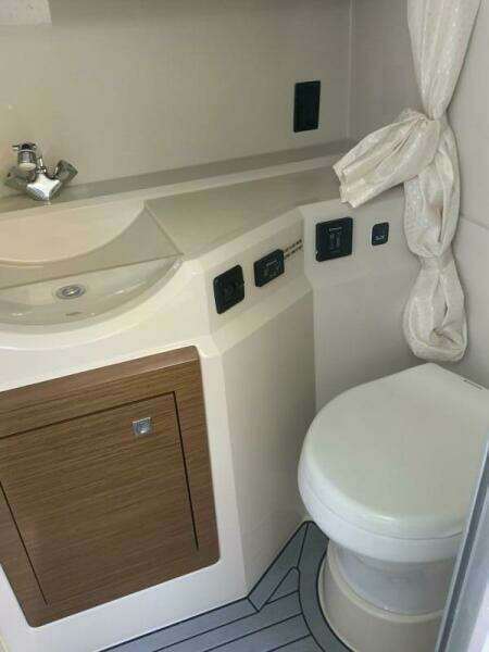 32ft Cruisers Sport Series Yacht For Sale 32ft Cruisers Sport Series Yacht For Sale