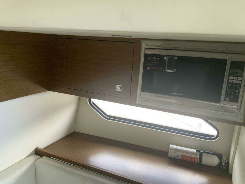 32ft Cruisers Sport Series Yacht For Sale 32ft Cruisers Sport Series Yacht For Sale