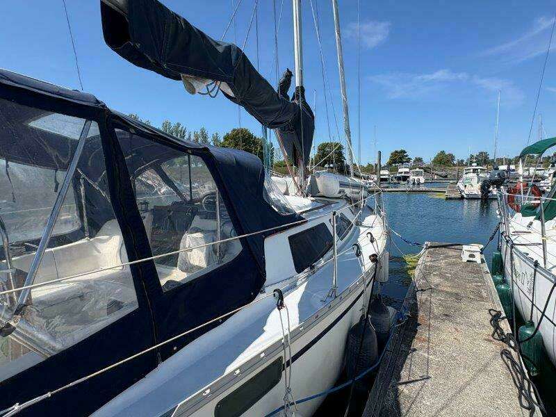 30ft Hunter Yacht For Sale