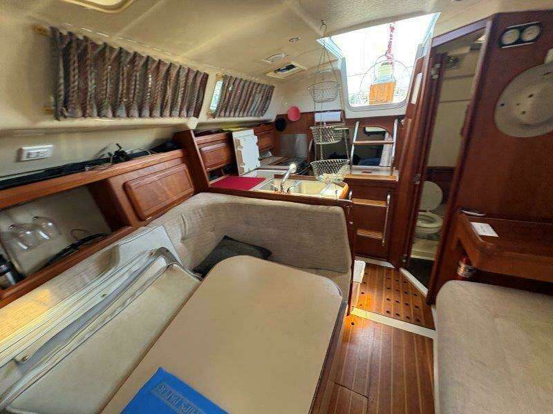 30ft Hunter Yacht For Sale