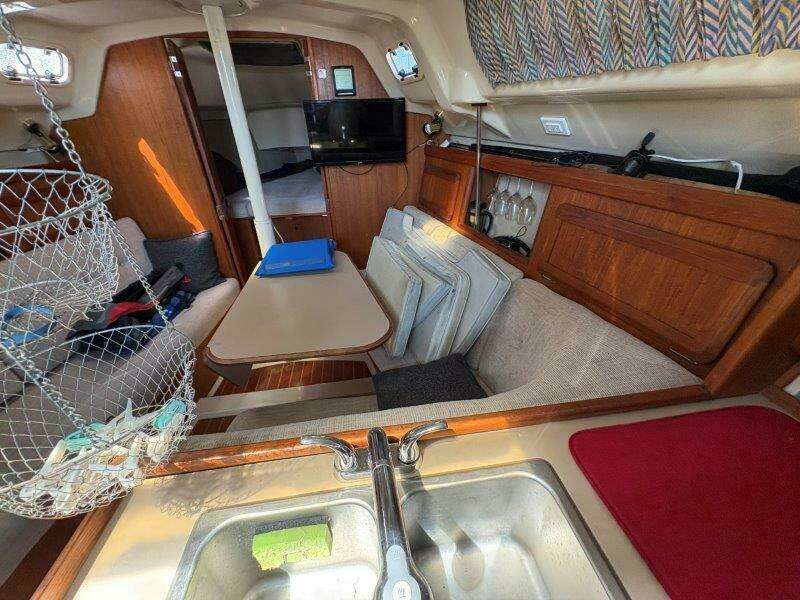 30ft Hunter Yacht For Sale